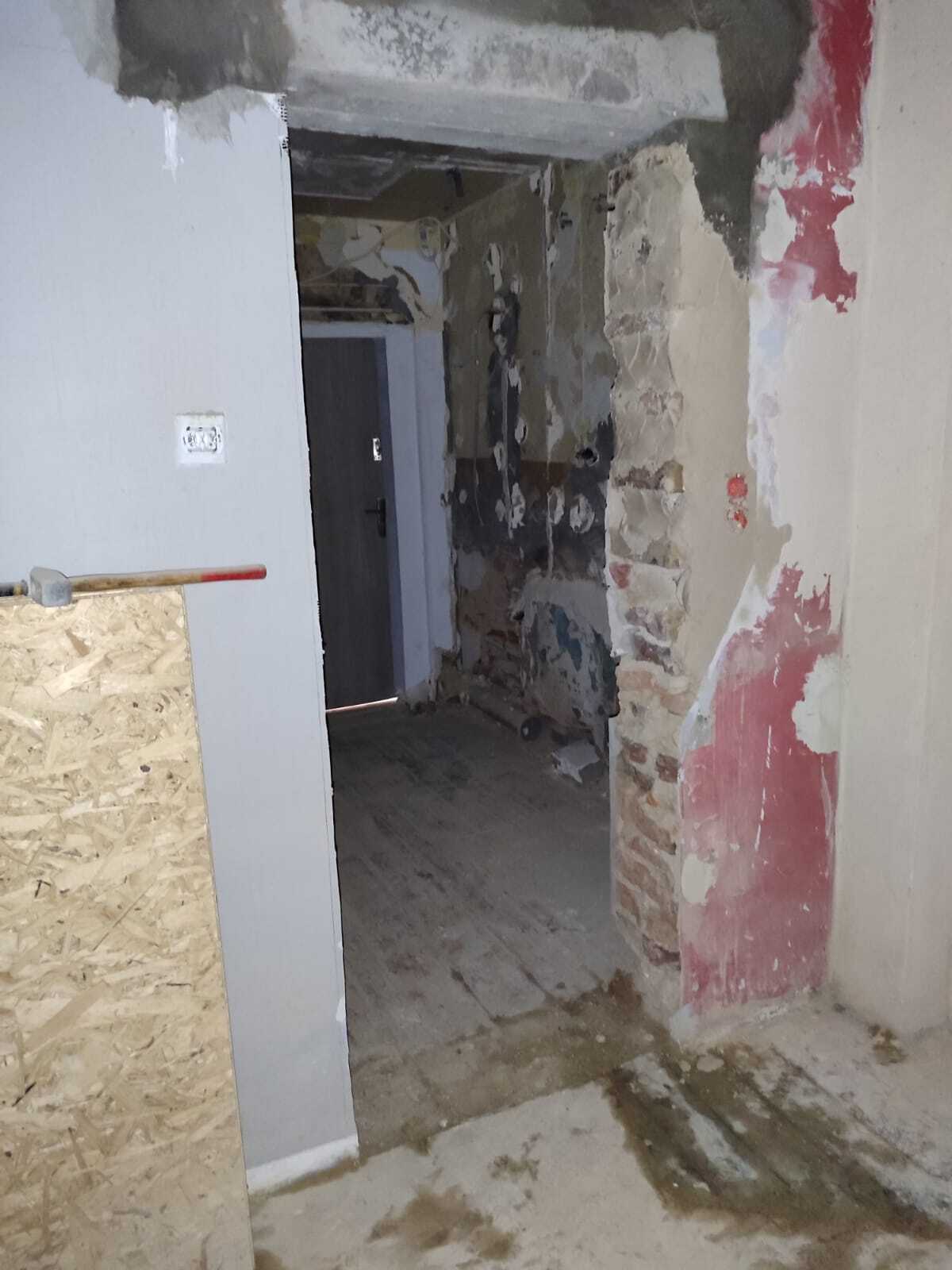 Drzwi w ścianie nośnej